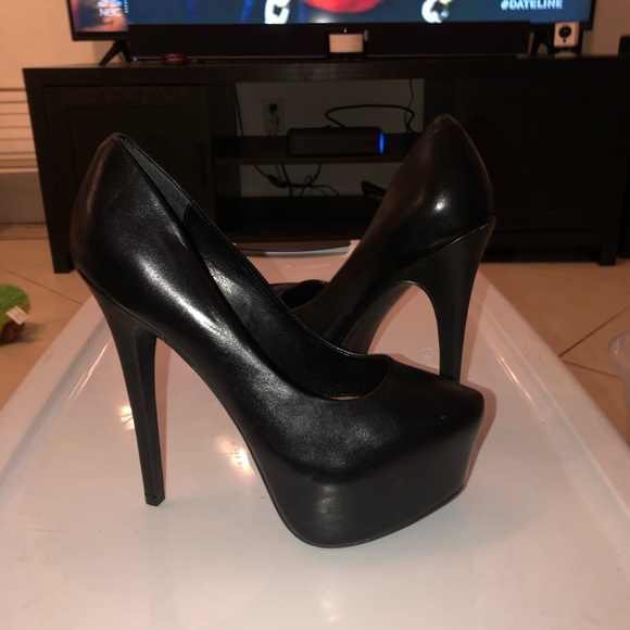 Steve Madden Black Leather Heels - Picture 3 of 4